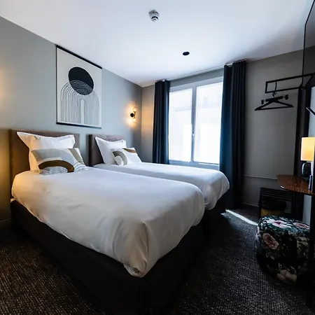 Отель Paulette Centre Cathedrale 3*