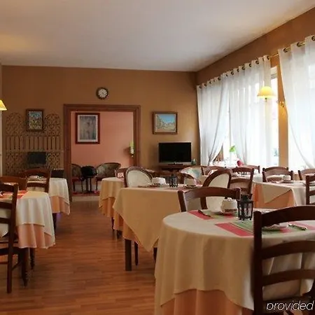 Paulette Centre Nouveau Hotel 3*