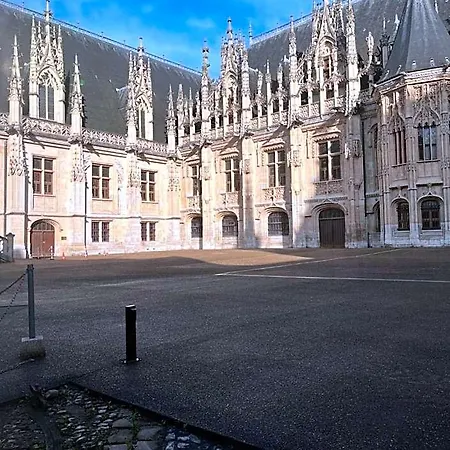 Hotel Paulette Centre Cathedrale 3*
