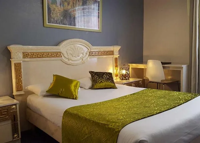 Paulette Centre Cathédrale Hotel Ruan