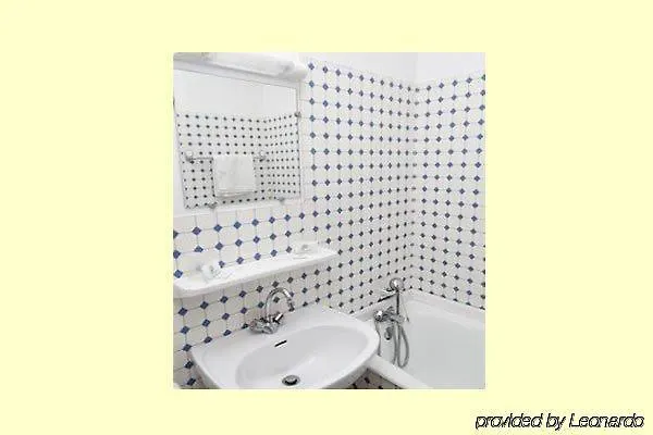 Paulette Centre Cathédrale 3* Ruan