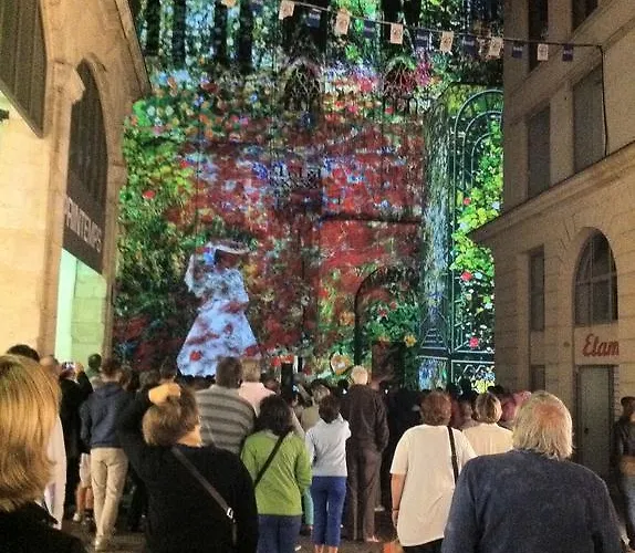 Paulette Centre Cathédrale 3* Ruan