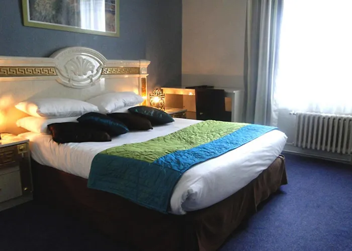 Paulette Centre Cathédrale 3* Ruan